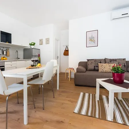 Apartamento Shosha *